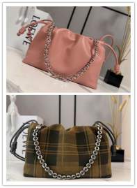 Picture of Loewe Handbags _SKUfw242323737fw